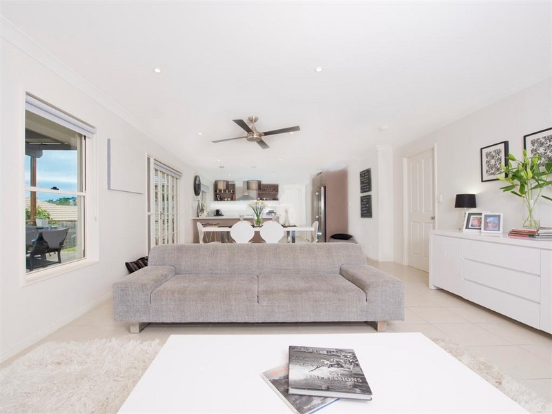 15 Windrush Close, Eatons Hill QLD 4037