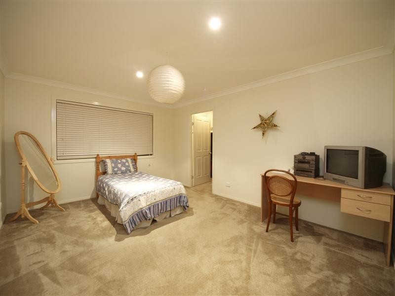 8 BIRCH CRT, Albany Creek QLD 4035