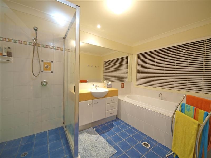 8 BIRCH CRT, Albany Creek QLD 4035