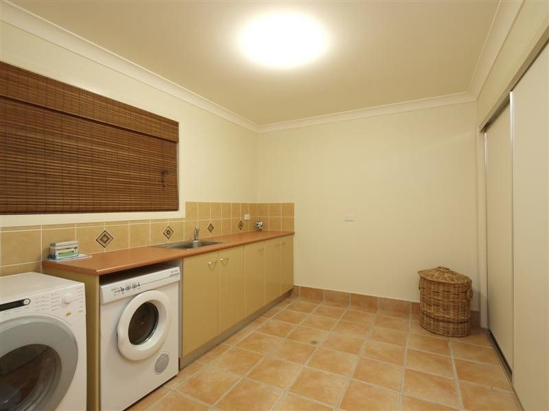 8 BIRCH CRT, Albany Creek QLD 4035