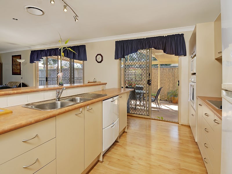 8 Octantis Court, Bridgeman Downs QLD 4035