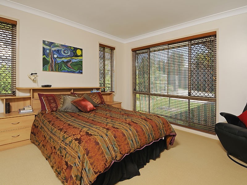 8 Octantis Court, Bridgeman Downs QLD 4035