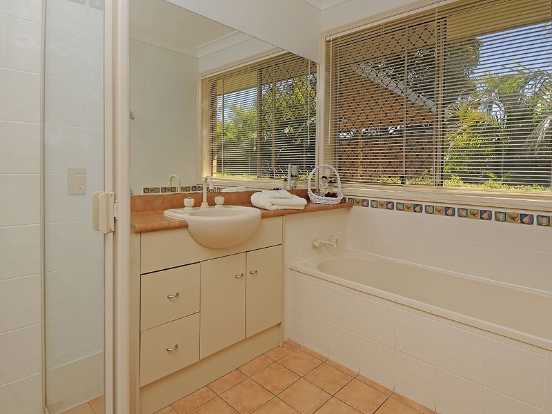 8 Octantis Court, Bridgeman Downs QLD 4035