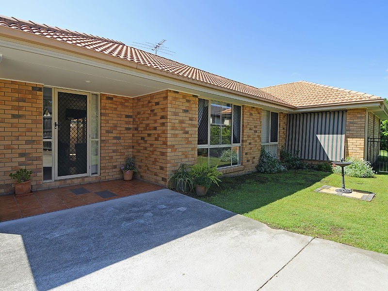 8 Octantis Court, Bridgeman Downs QLD 4035