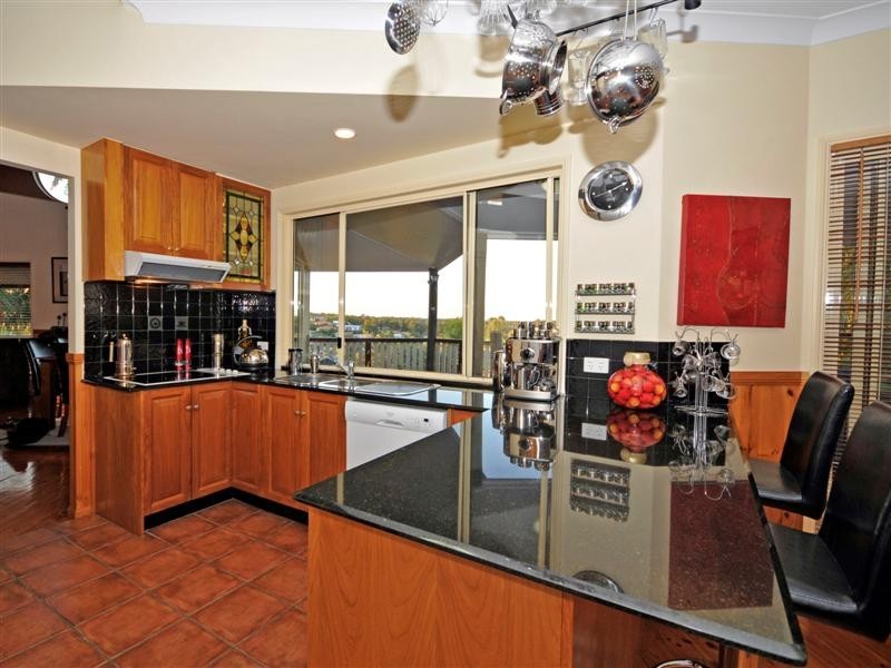 7 Jessica Court, Eatons Hill QLD 4037