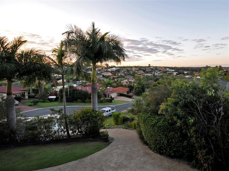 7 Jessica Court, Eatons Hill QLD 4037