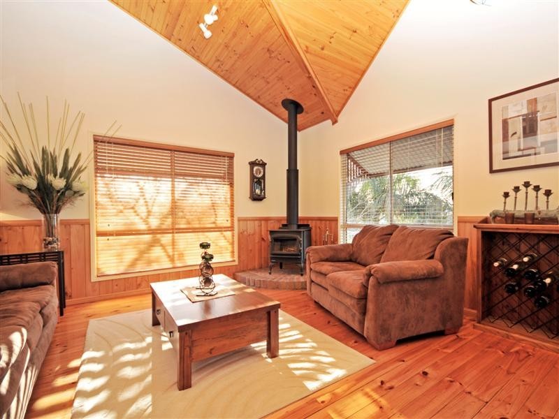 7 Jessica Court, Eatons Hill QLD 4037
