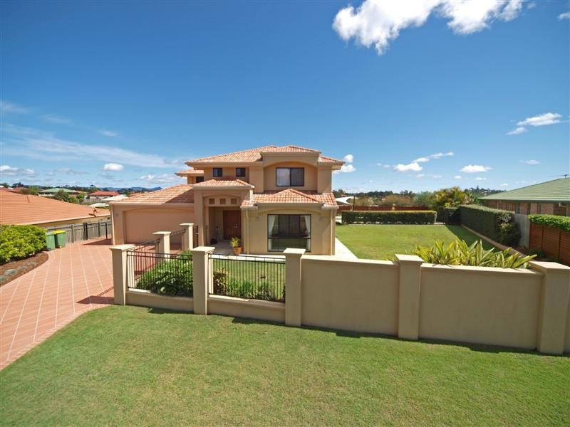 7 Meranti Crescent, Albany Creek QLD 4035