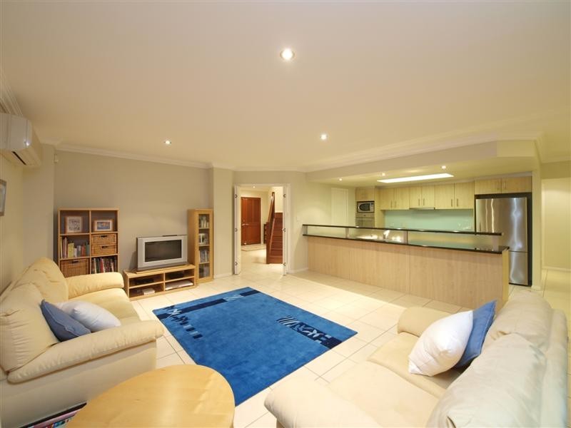 7 Meranti Crescent, Albany Creek QLD 4035