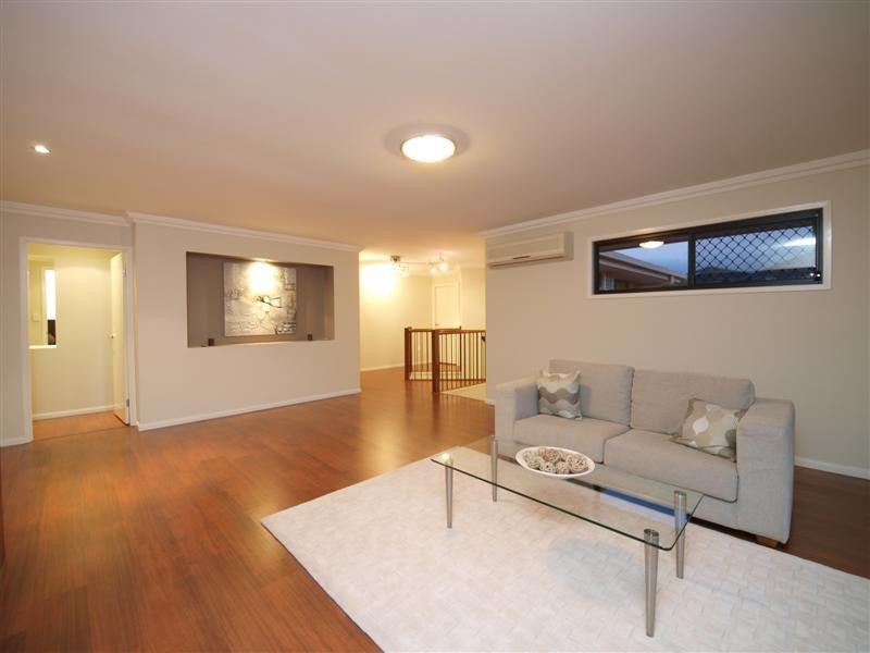 7 Meranti Crescent, Albany Creek QLD 4035