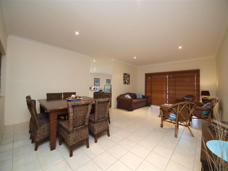 6 Laceflower Crescent, Eatons Hill QLD 4037