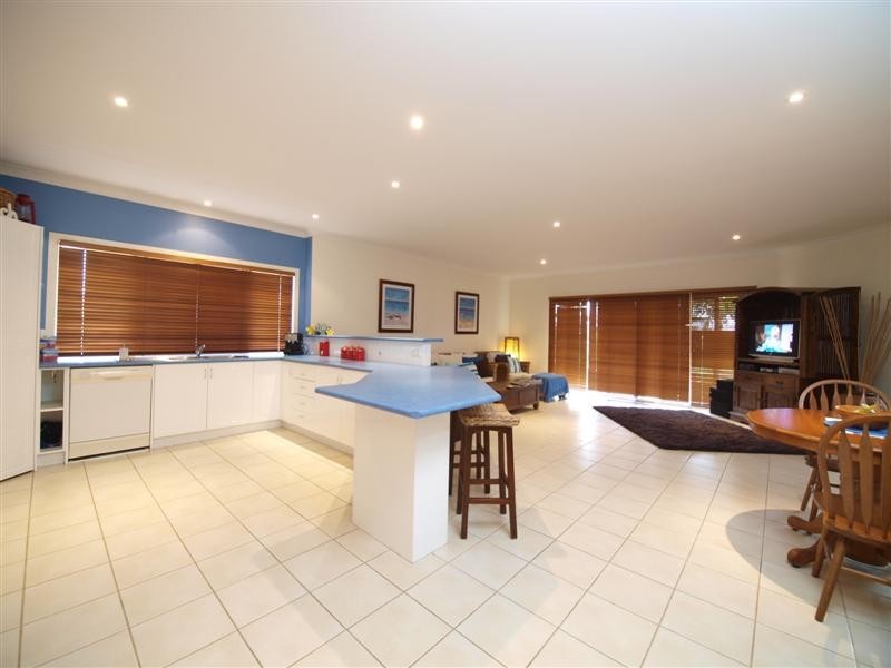 6 Laceflower Crescent, Eatons Hill QLD 4037