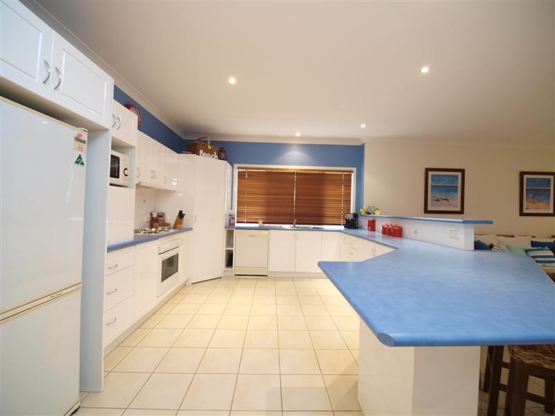 6 Laceflower Crescent, Eatons Hill QLD 4037