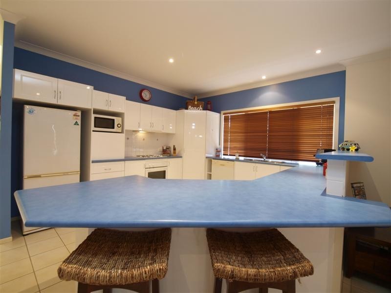 6 Laceflower Crescent, Eatons Hill QLD 4037