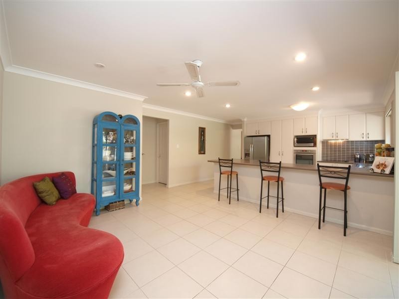 16 Lowai Court, Albany Creek QLD 4035