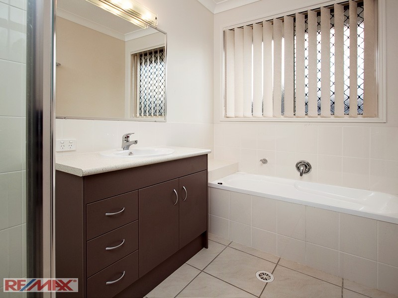 25 ECHIDNA PDE, North Lakes QLD 4509