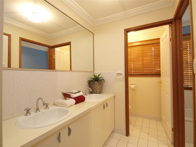 50  TANAGER ST, Albany Creek QLD 4035