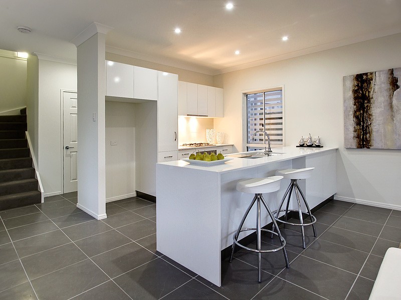 8 Melia Court, Eatons Hill QLD 4037