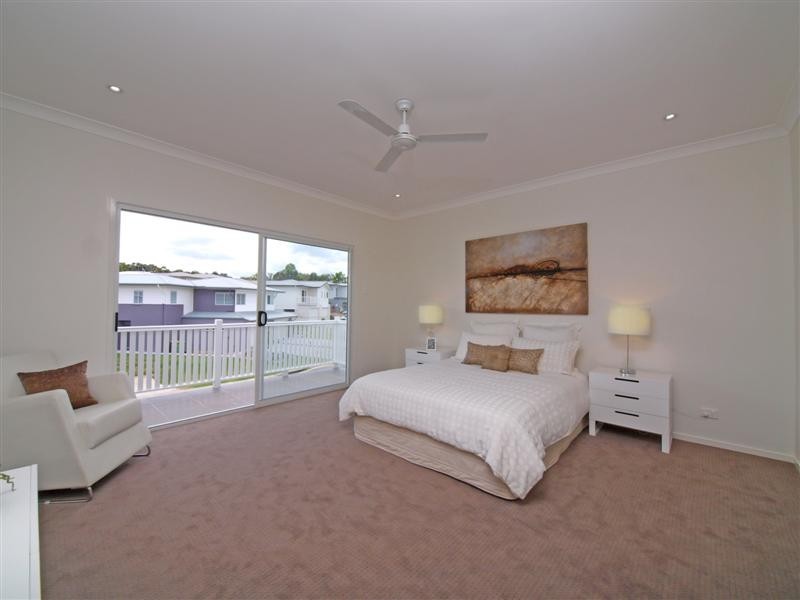 8 Melia Court, Eatons Hill QLD 4037