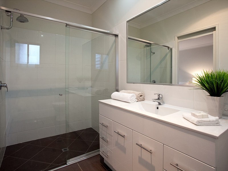 8 Melia Court, Eatons Hill QLD 4037