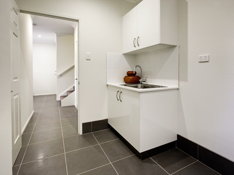 8 Melia Court, Eatons Hill QLD 4037