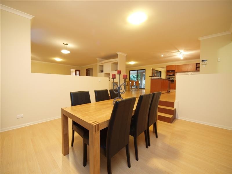 8 Blackbean Court, Albany Creek QLD 4035