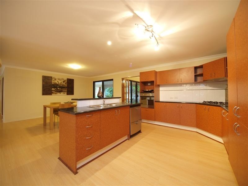 8 Blackbean Court, Albany Creek QLD 4035