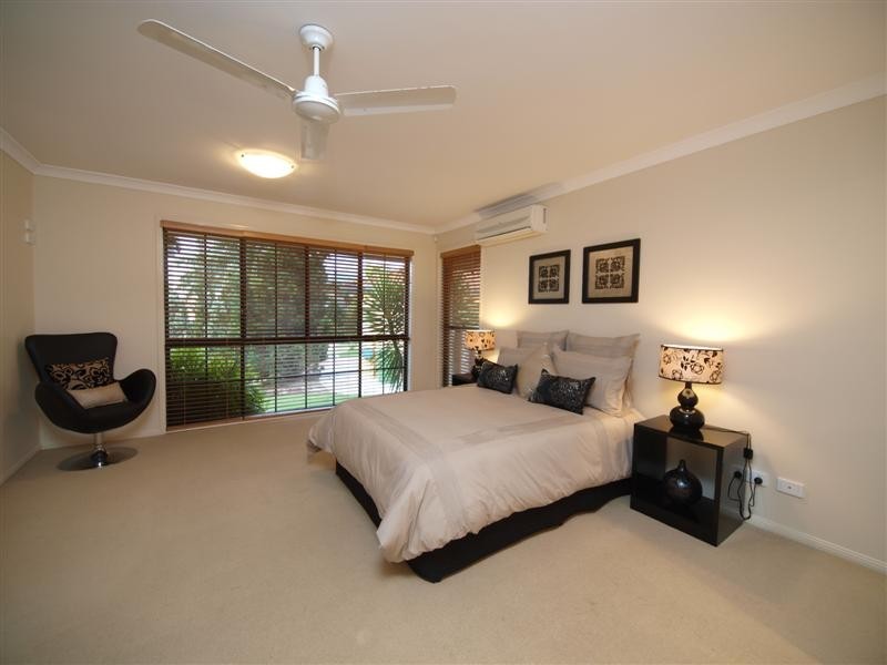 8 Blackbean Court, Albany Creek QLD 4035