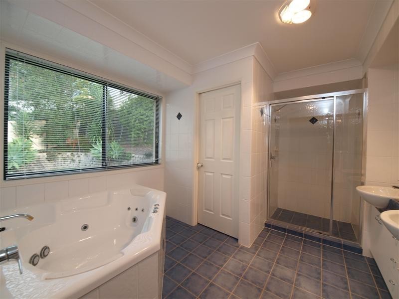 8 Blackbean Court, Albany Creek QLD 4035