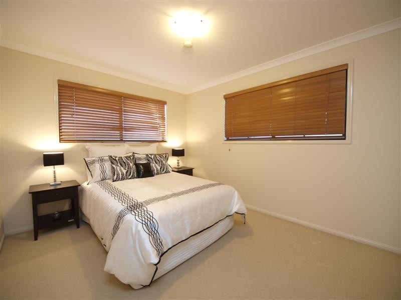 8 Blackbean Court, Albany Creek QLD 4035