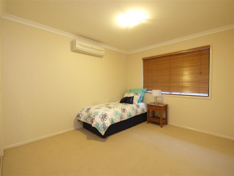 8 Blackbean Court, Albany Creek QLD 4035