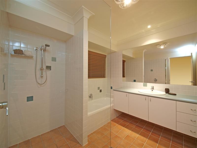 31 Tinaroo Court, Albany Creek QLD 4035