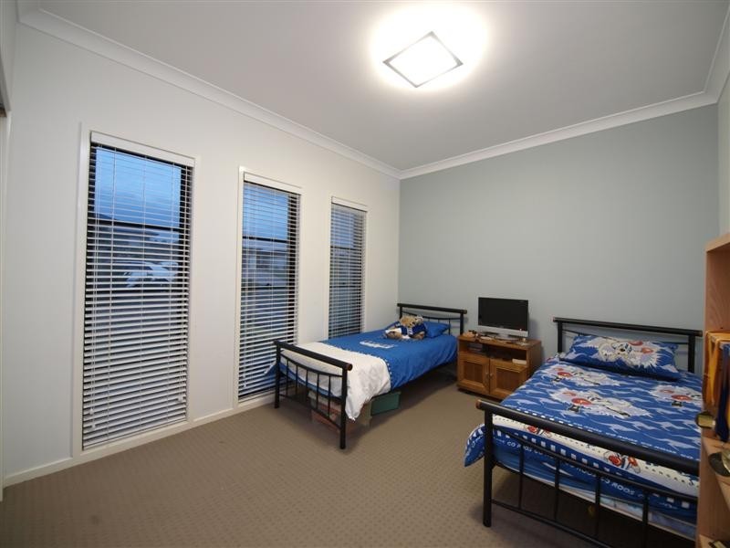 6 Tributary Court, Eatons Hill QLD 4037