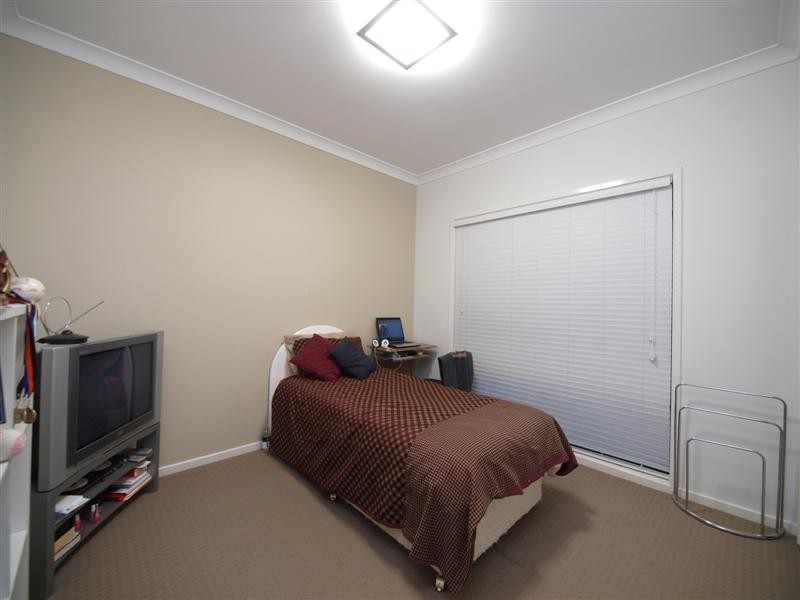 6 Tributary Court, Eatons Hill QLD 4037