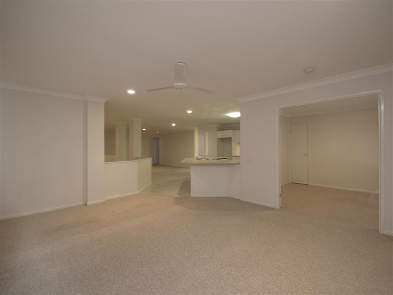 34 Minnelli Place, Mcdowall QLD 4053