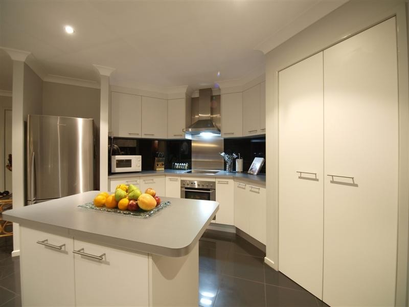 19 Corowa Court, Eatons Hill QLD 4037