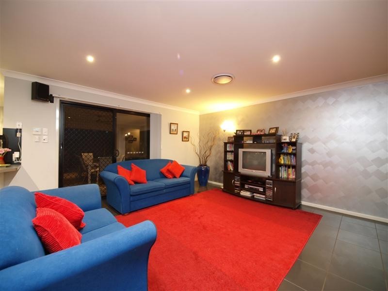 19 Corowa Court, Eatons Hill QLD 4037