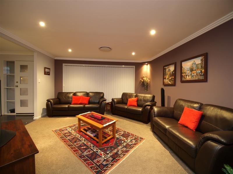 19 Corowa Court, Eatons Hill QLD 4037