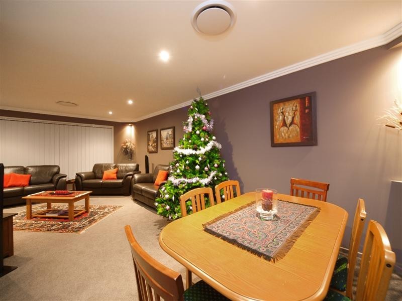 19 Corowa Court, Eatons Hill QLD 4037