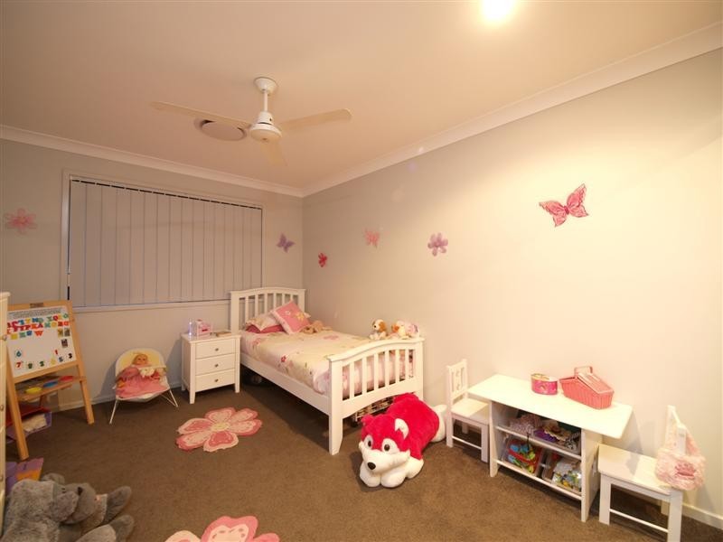 19 Corowa Court, Eatons Hill QLD 4037