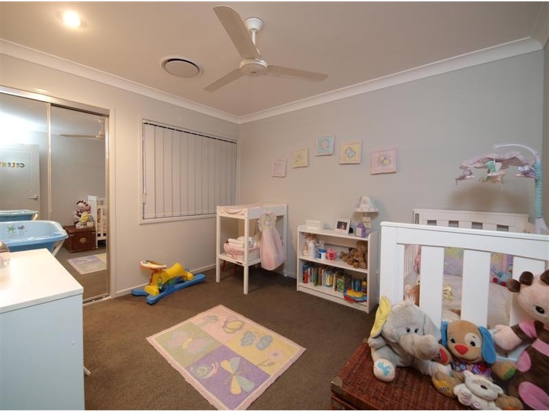 19 Corowa Court, Eatons Hill QLD 4037