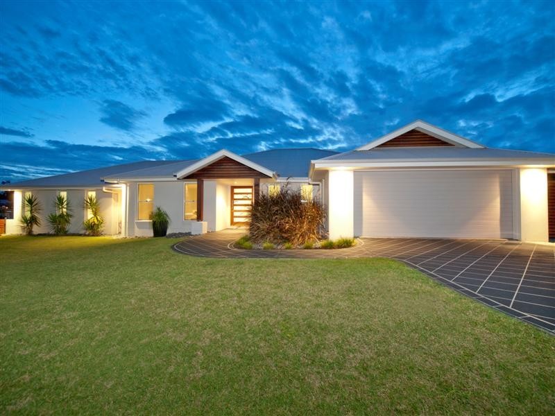 4 Colin Place, Cashmere QLD 4500