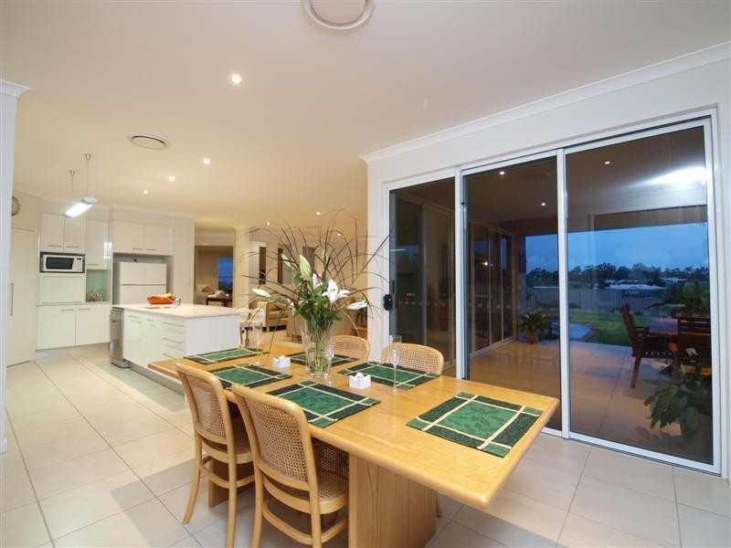 4 Colin Place, Cashmere QLD 4500