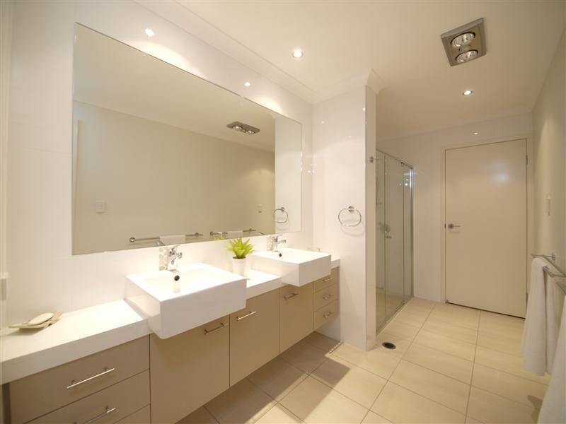 4 Colin Place, Cashmere QLD 4500