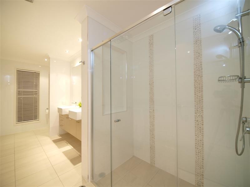 4 Colin Place, Cashmere QLD 4500