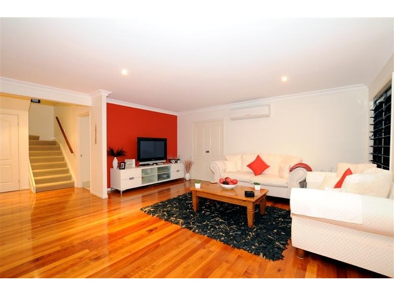 6 Taun Court, Albany Creek QLD 4035