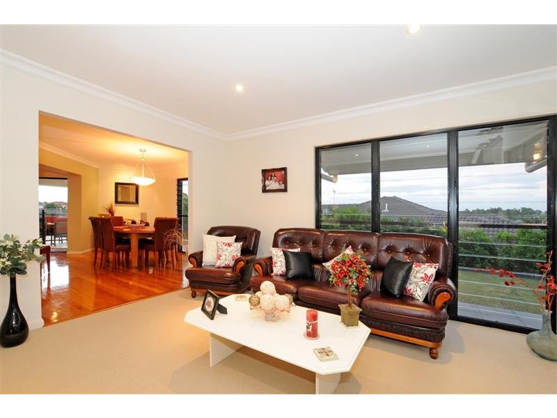 6 Taun Court, Albany Creek QLD 4035