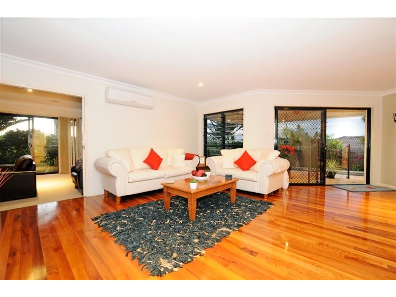 6 Taun Court, Albany Creek QLD 4035