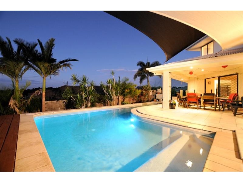 6 Taun Court, Albany Creek QLD 4035