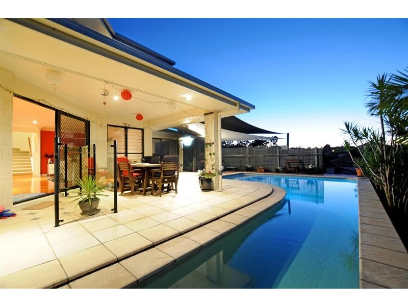 6 Taun Court, Albany Creek QLD 4035